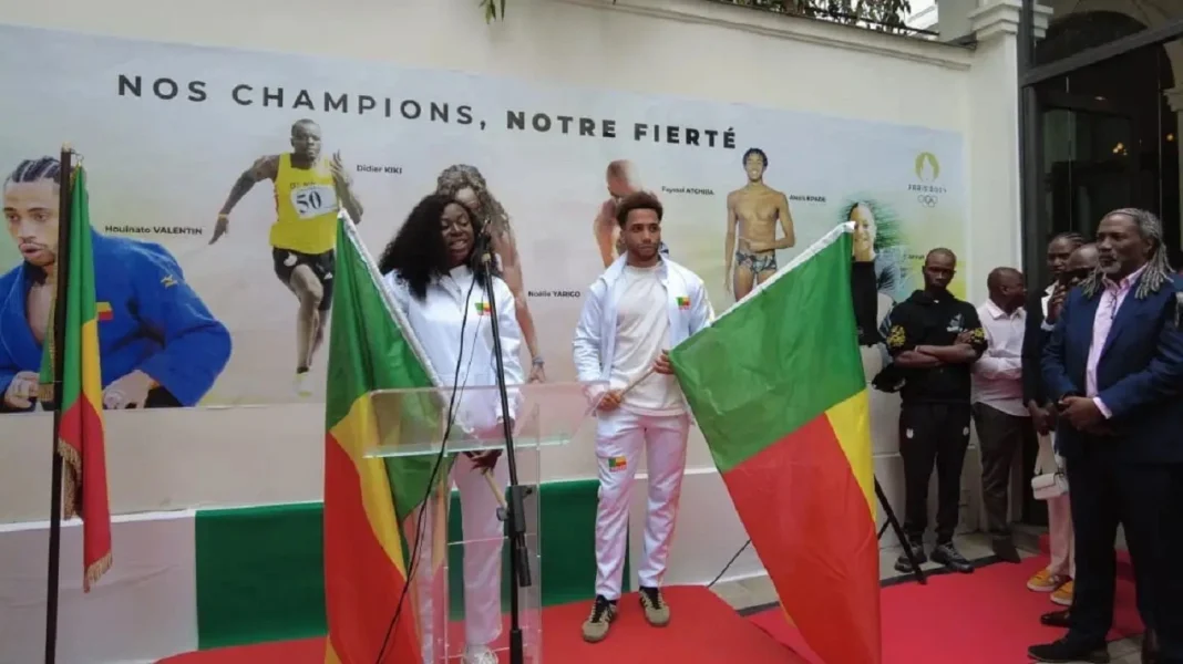 JO Paris 2024 : Le drapeau national remis aux reprÃ©sentants du BÃ©nin